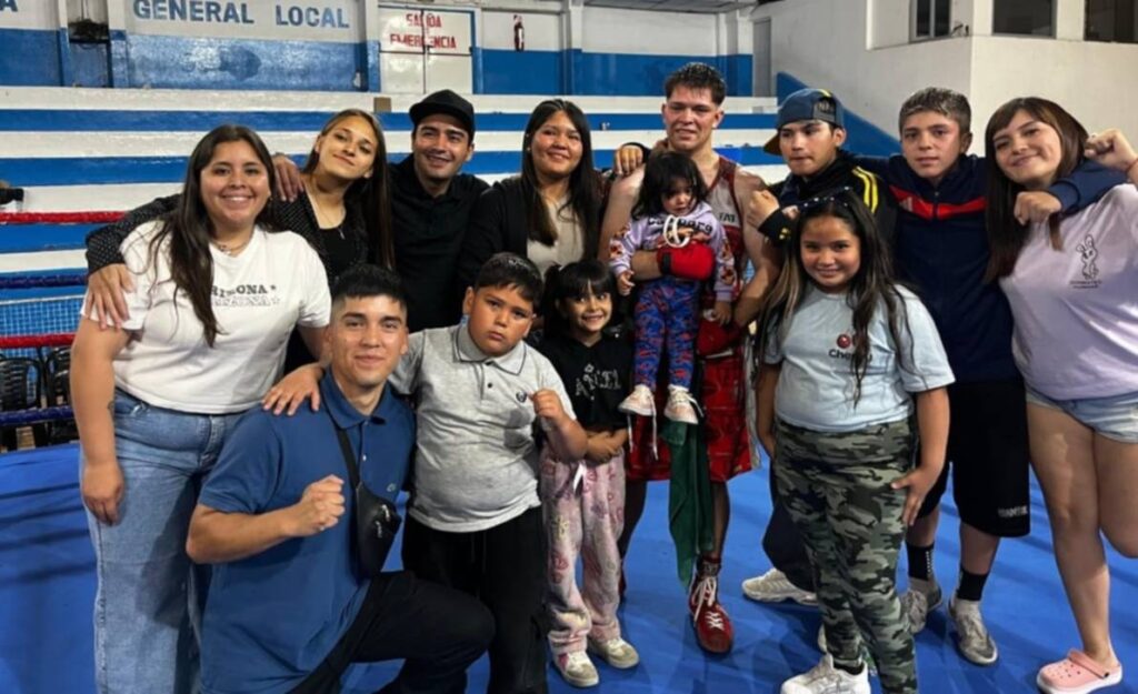 Boxeo amateur: la Escuela Municipal “Zurdo Vázquez” presenta su tercer festival en el Gimnasio Nº1