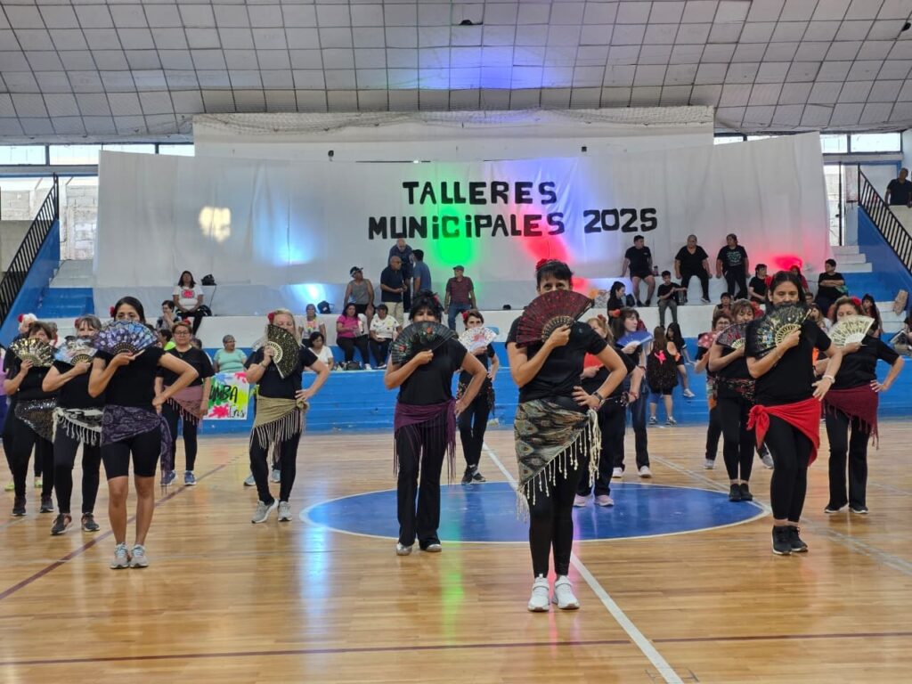 Éxito rotundo en el cierre anual de los talleres municipales de Trelew