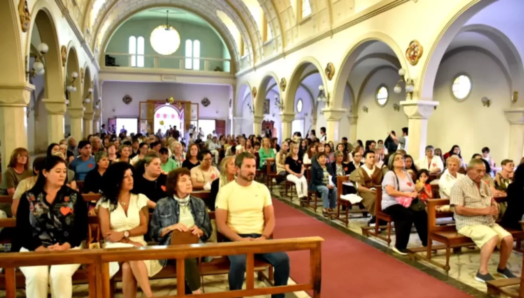 Merino participó de la Misa de Navidad en la Catedral María Auxiliadora