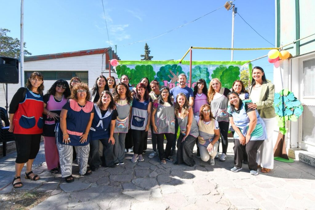 Merino acompañó el inicio del ciclo lectivo en el Jardín Maternal Municipal 2415