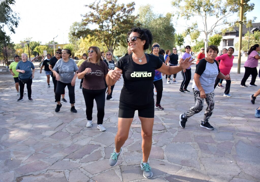 Plazas Activas reunió a más de 80 personas por clase durante el verano en Trelew