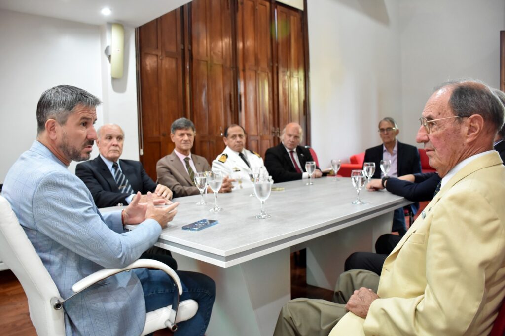 El intendente Merino recibió a protagonistas de la gesta de Malvinas que participan de jornadas de divulgación histórica