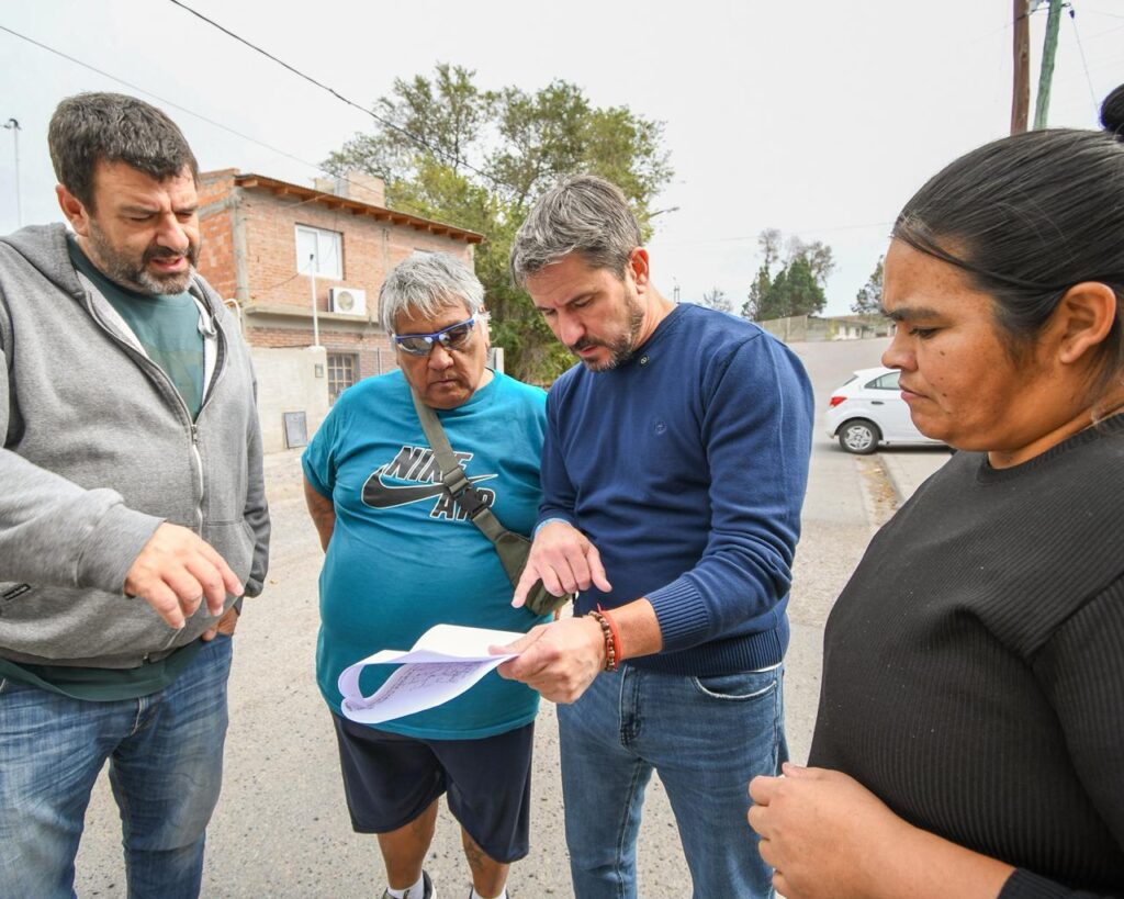 Tiro Federal: Merino dialogó con vecinos y recorrió el barrio