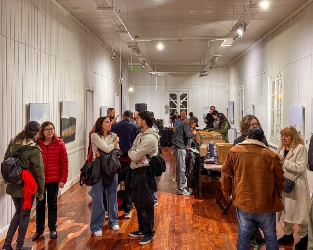 El Museo Municipal de Artes Visuales celebró 27 años con arte en vivo, música y muestras colectivas