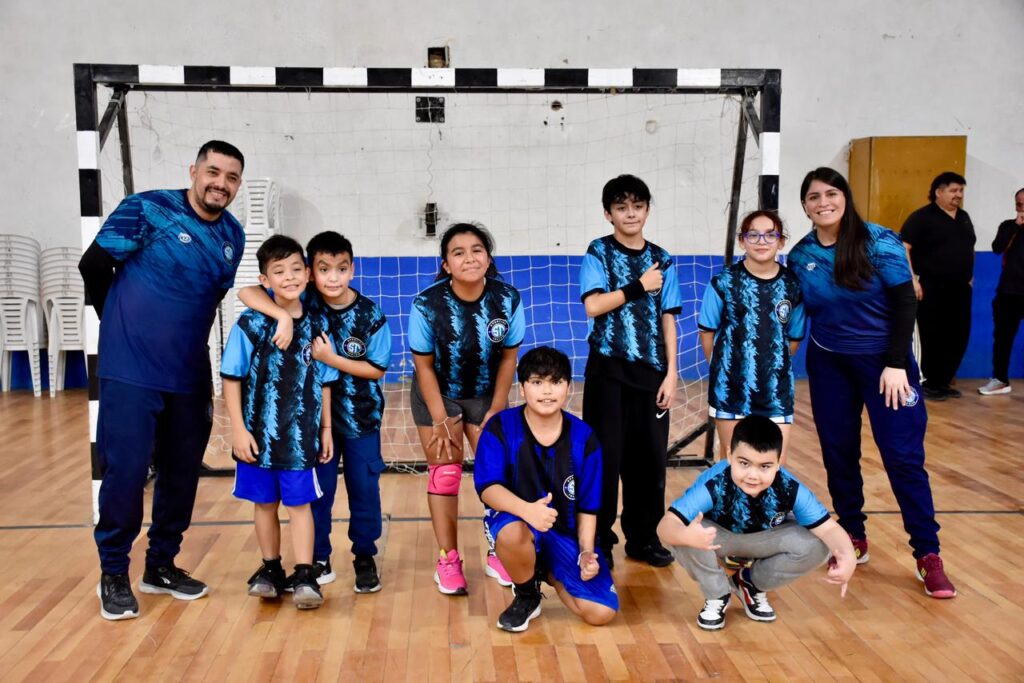 Handball infantil en Trelew: 7 equipos de la zona compartieron jornada en Gimnasio Municipal 1