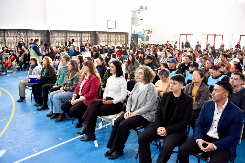 La Escuela N.º 787 celebró dos décadas de trayectoria educativa en Trelew