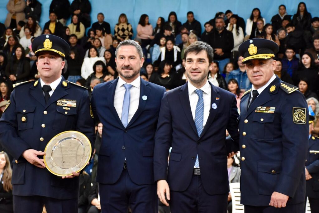 Trelew fue sede del acto de juramento a la Bandera de 215 cadetes y aspirantes de la Policía