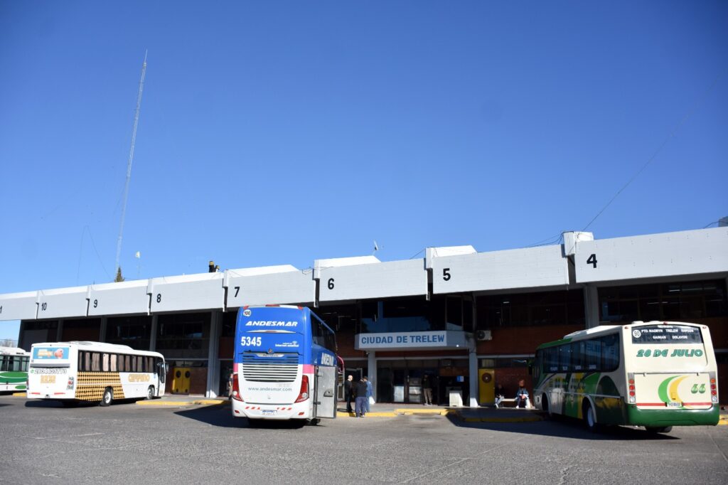 La Terminal de Ómnibus de Trelew incorporó una línea de WhatsApp para consultas e informes al público