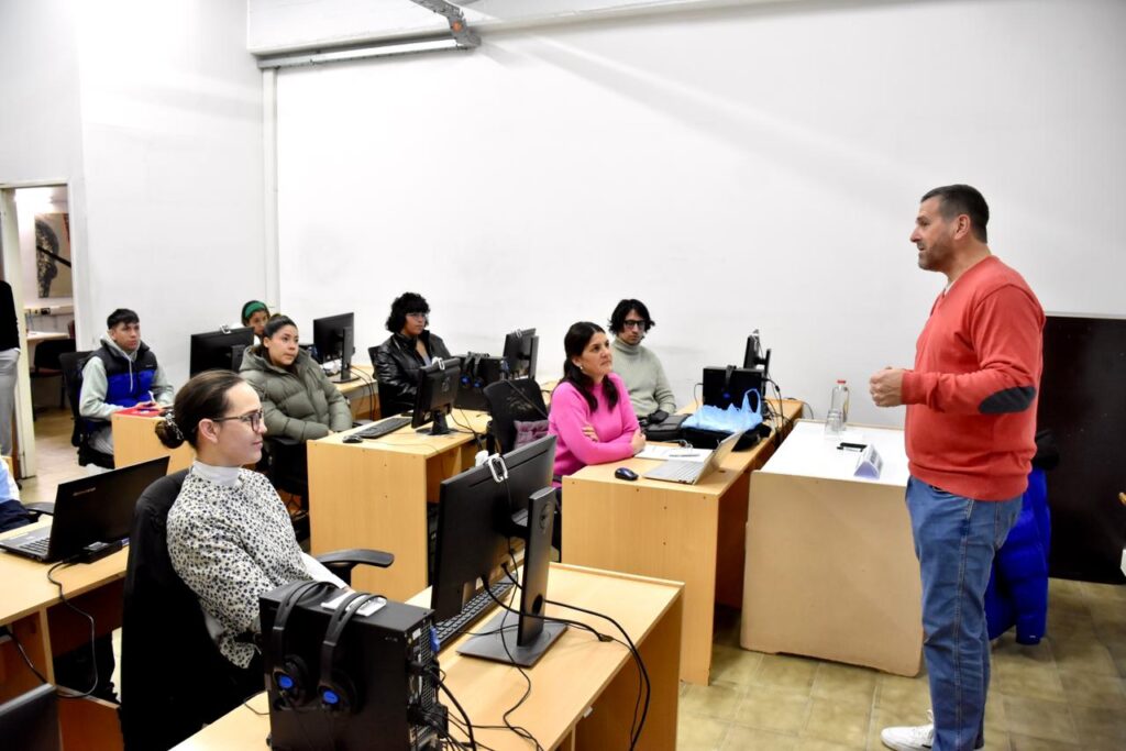 Trelew: el Municipio capacitó en herramientas informáticas para fortalecer la inserción laboral