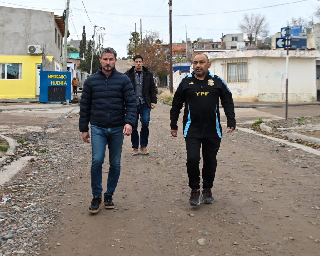 Reunión con vecinos de Fincas del Taid y de barrio Amaya: Merino recorrió ambos sectores y acordaron planificación conjunta para el desarrollo barrial
