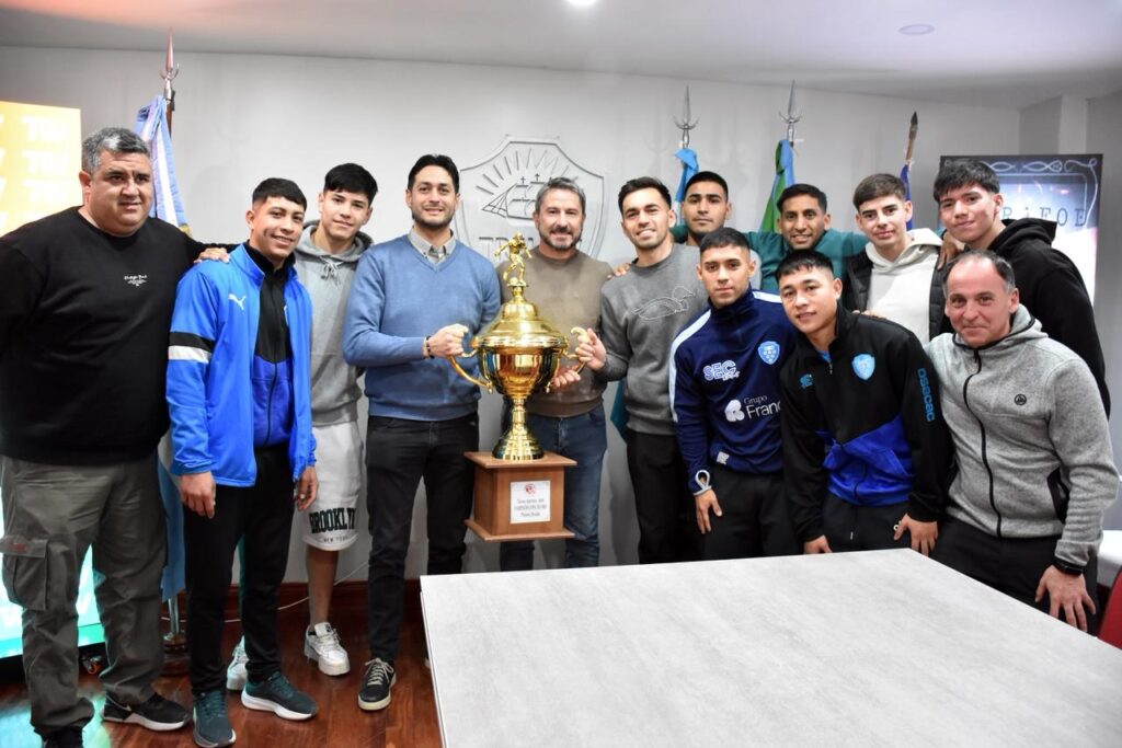 Merino recibió al plantel campeón del Club Empleados de Comercio