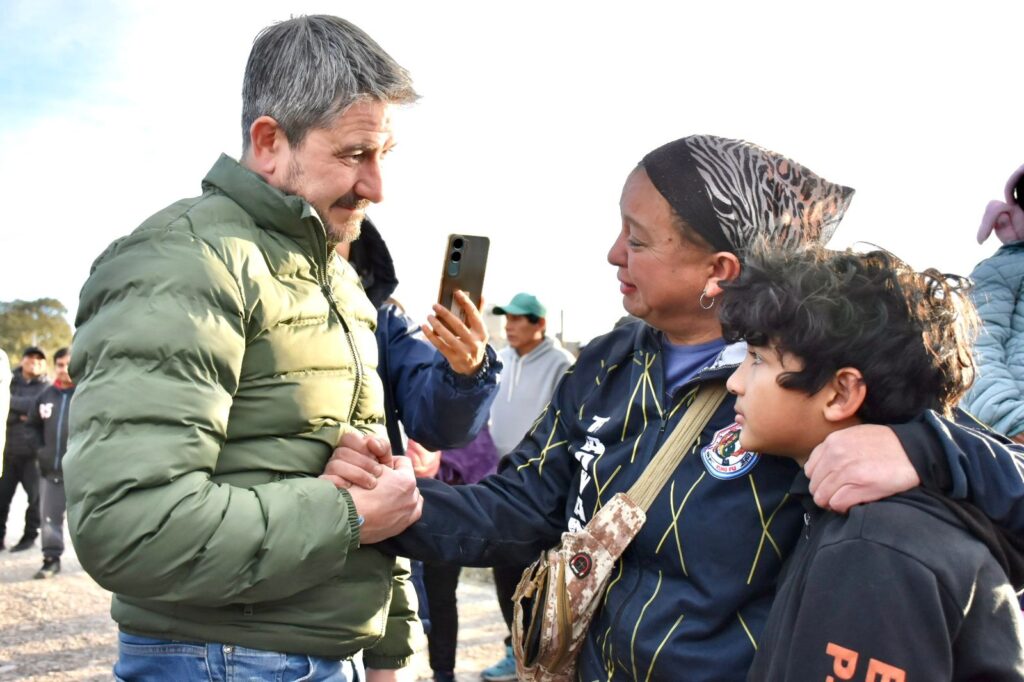 Chacra 26 de Trelew: Merino anunció un acuerdo histórico que pone fin a un conflicto de años y garantiza la tierra para decenas de familias
