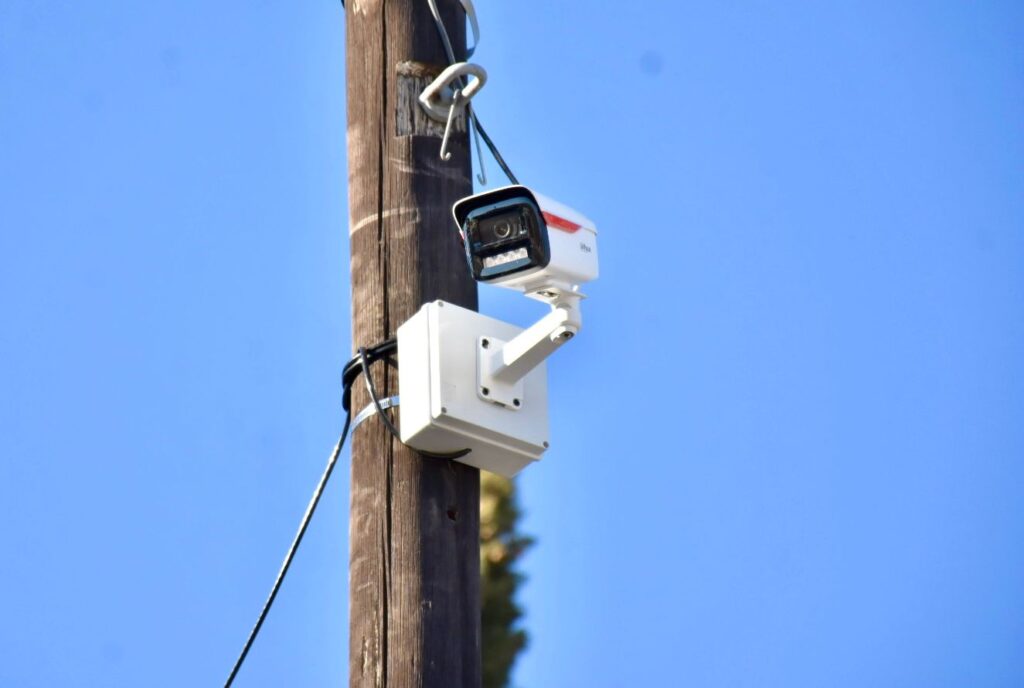 El Municipio de Trelew suma nuevas cámaras al sistema de monitoreo para reforzar la seguridad en barrio La Laguna y 99 Viviendas