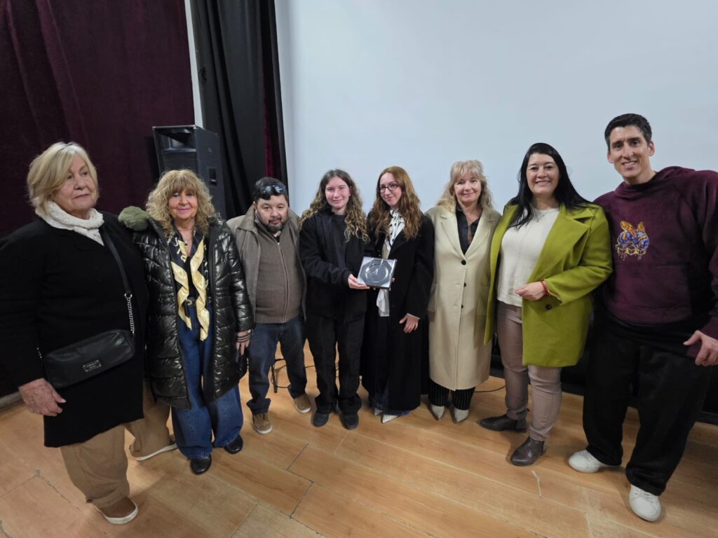 Trelew presentó el cortometraje sobre el legado audiovisual de Sergio Hernando en el marco del Mes del Desembarco