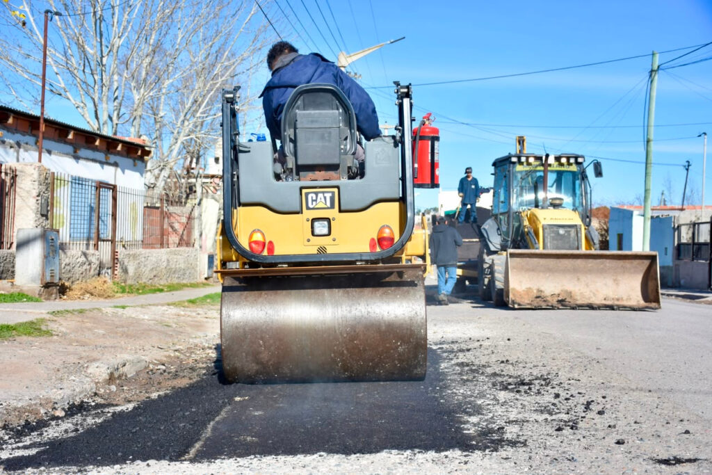 La Municipalidad de Trelew repara la calle José Ingenieros en el barrio Tiro Federal