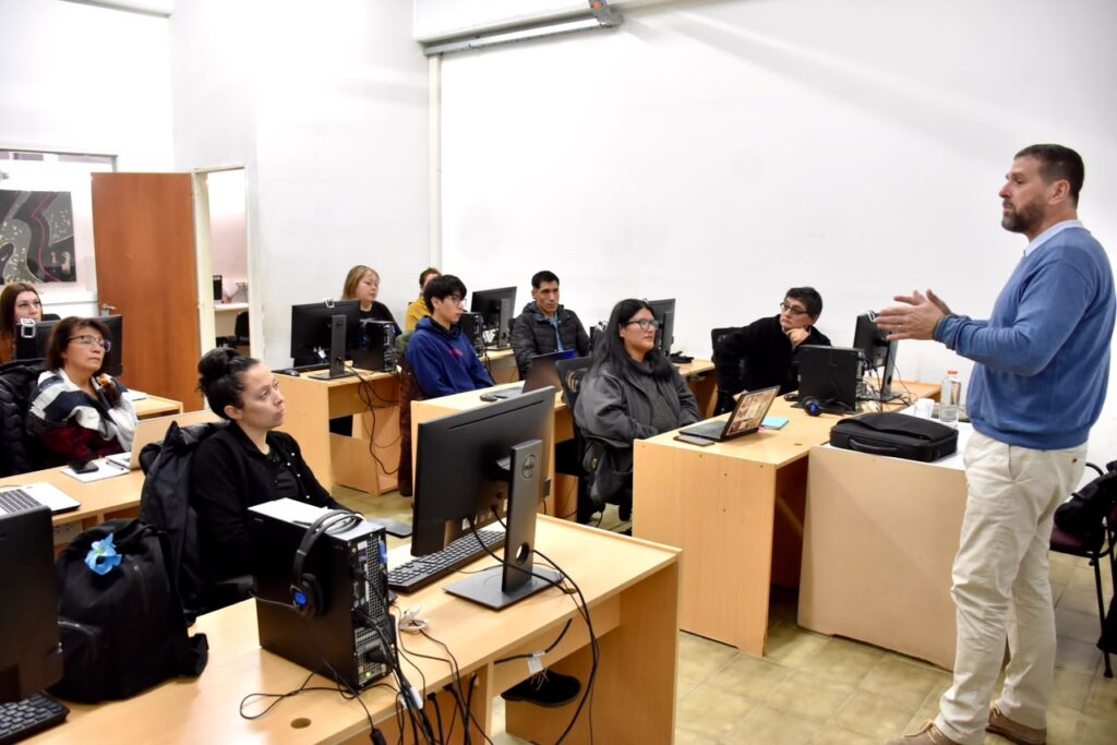 Trelew: con cupo completo, inició un nuevo curso de Ofimática en la Oficina de Empleo