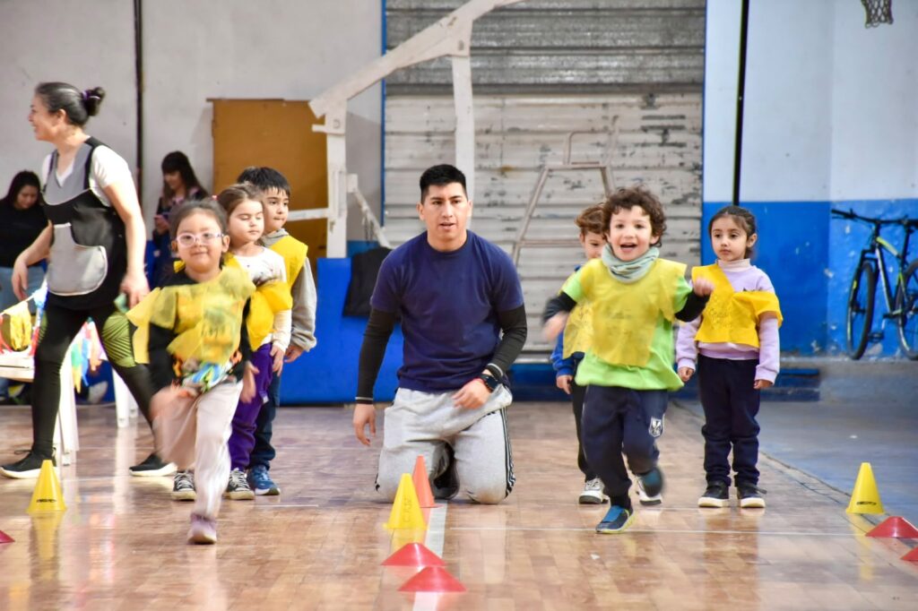 Trelew reúne a 200 niños por día en los Mini Olímpicos para nivel inicial