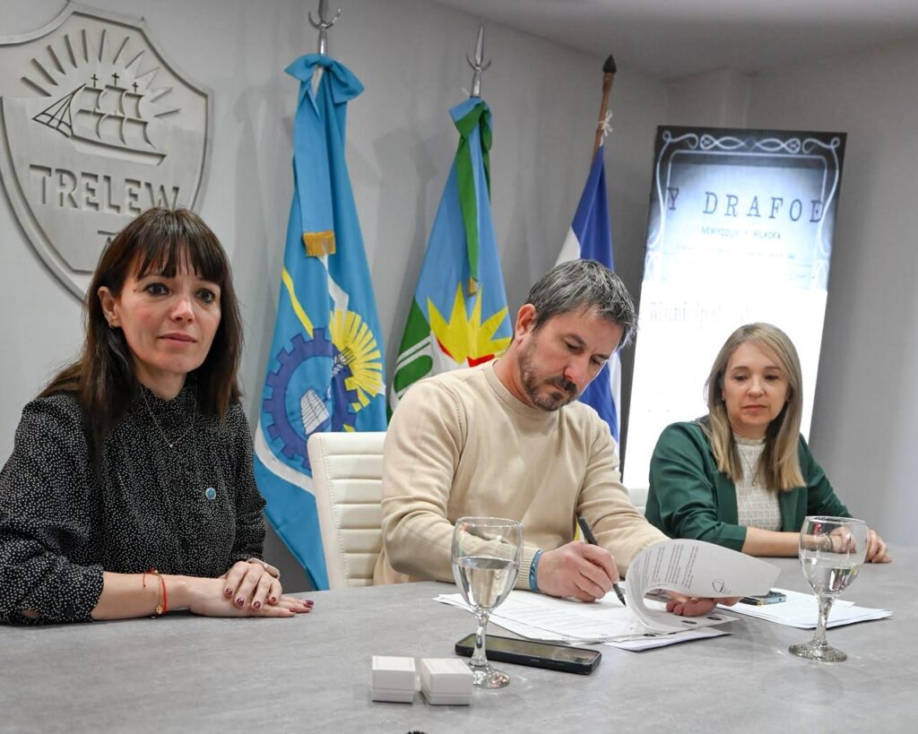 El Municipio de Trelew y la UNPSJB firmaron convenio para que pasantes de Biología realicen pasantías en Ambiente