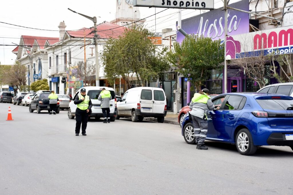 El Municipio y la Policía realizaron un operativo de tránsito en el centro de Trelew