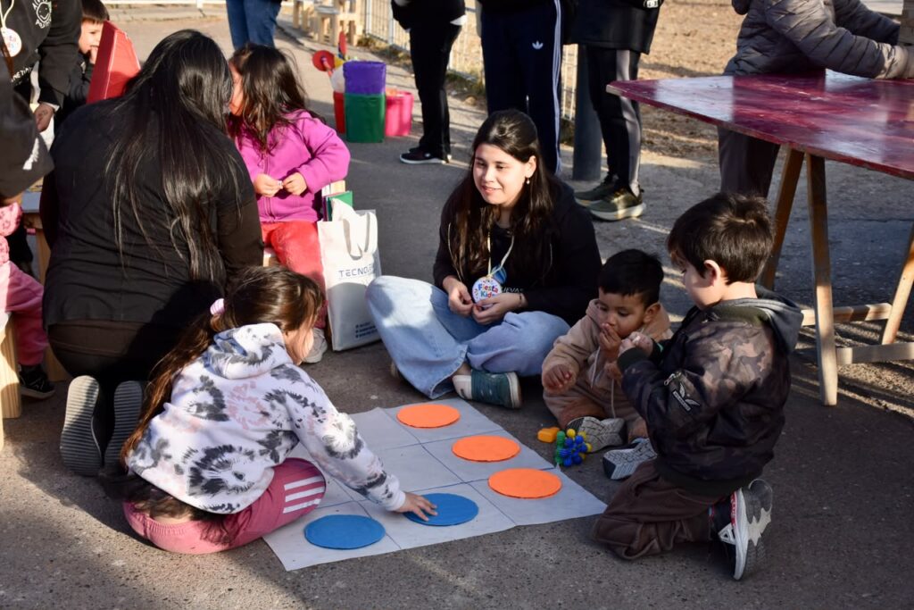 Trelew: el Municipio participó de una jornada de promoción y prevención de la salud en la plaza Alfredo García
