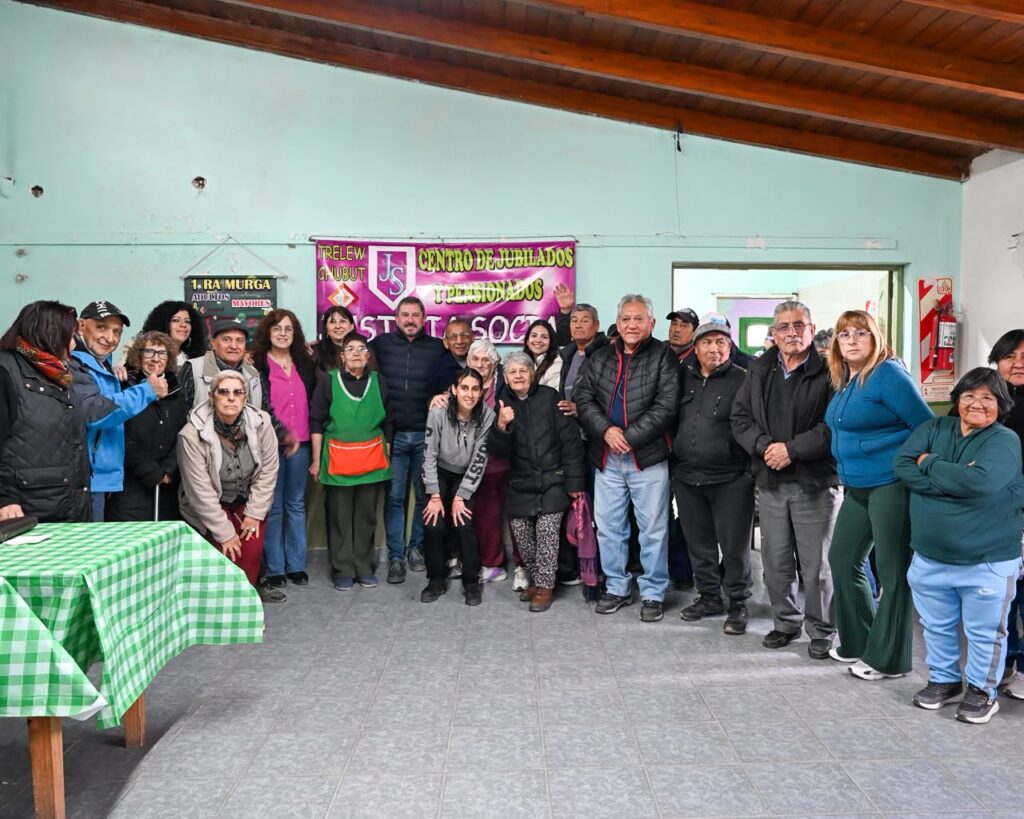 Merino visitó el Centro de Jubilados “Justicia Social”