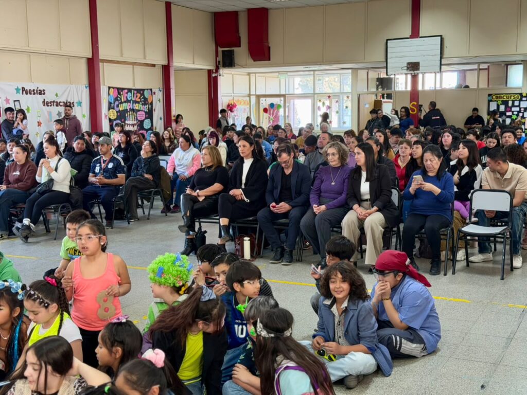 La Escuela 164 del barrio Los Aromos de Trelew celebró sus 40 años junto a la comunidad