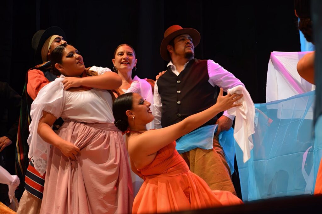 Trelew: Con diferentes números artísticos se celebrará el Día Nacional de la Danza en el Teatro Español