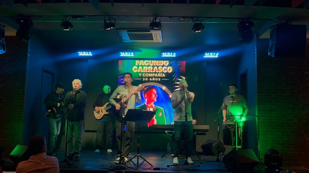 Facundo Carrasco celebró sus 30 años de trayectoria musical en Casino Club Trelew