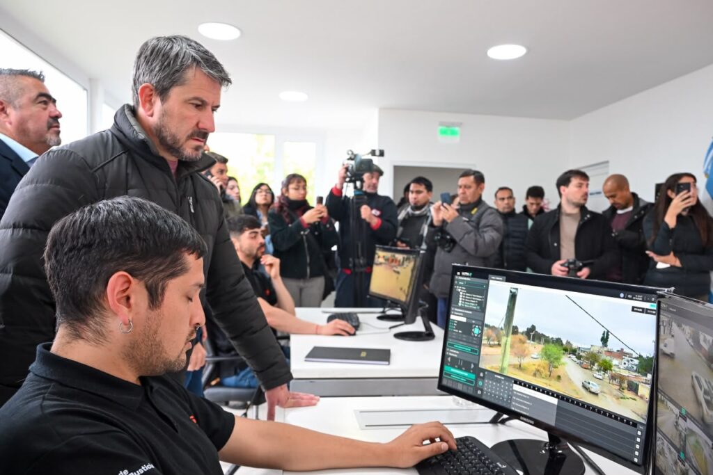 Merino anunció la compra de nuevos moviles para el patrullaje mixto de la Guardia Urbana