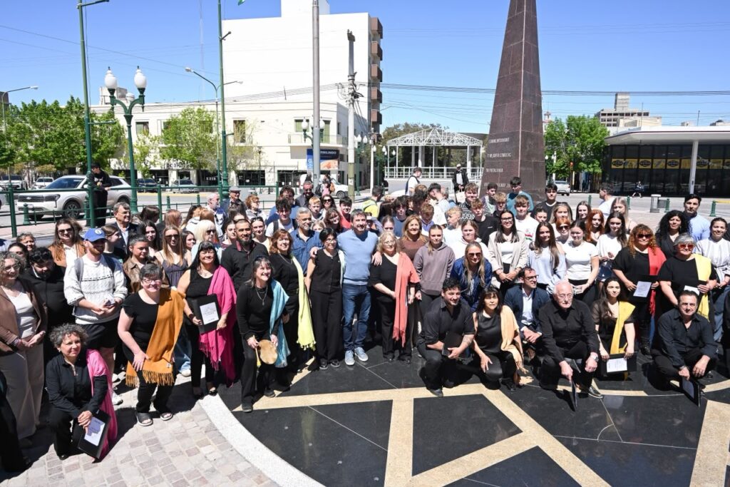 Trelew recibió a una delegación de Gales y Merino planteó profundizar los vínculos con la ciudad natal de Lewis Jones